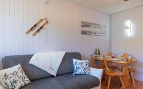 Apartment Les Lauzes D25 By Interhome